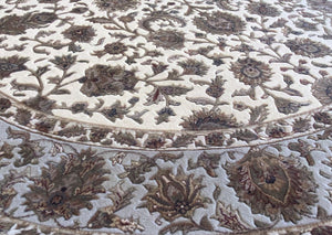 Fine Hand-Woven Persian Tabriz Design Carpet