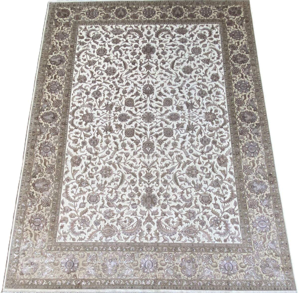 Traditional Hand-Woven Tabriz Design Carpet