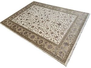 Traditional Hand-Woven Tabriz Design Carpet
