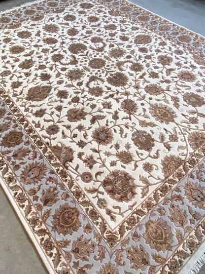 Traditional Hand-Woven Tabriz Design Carpet