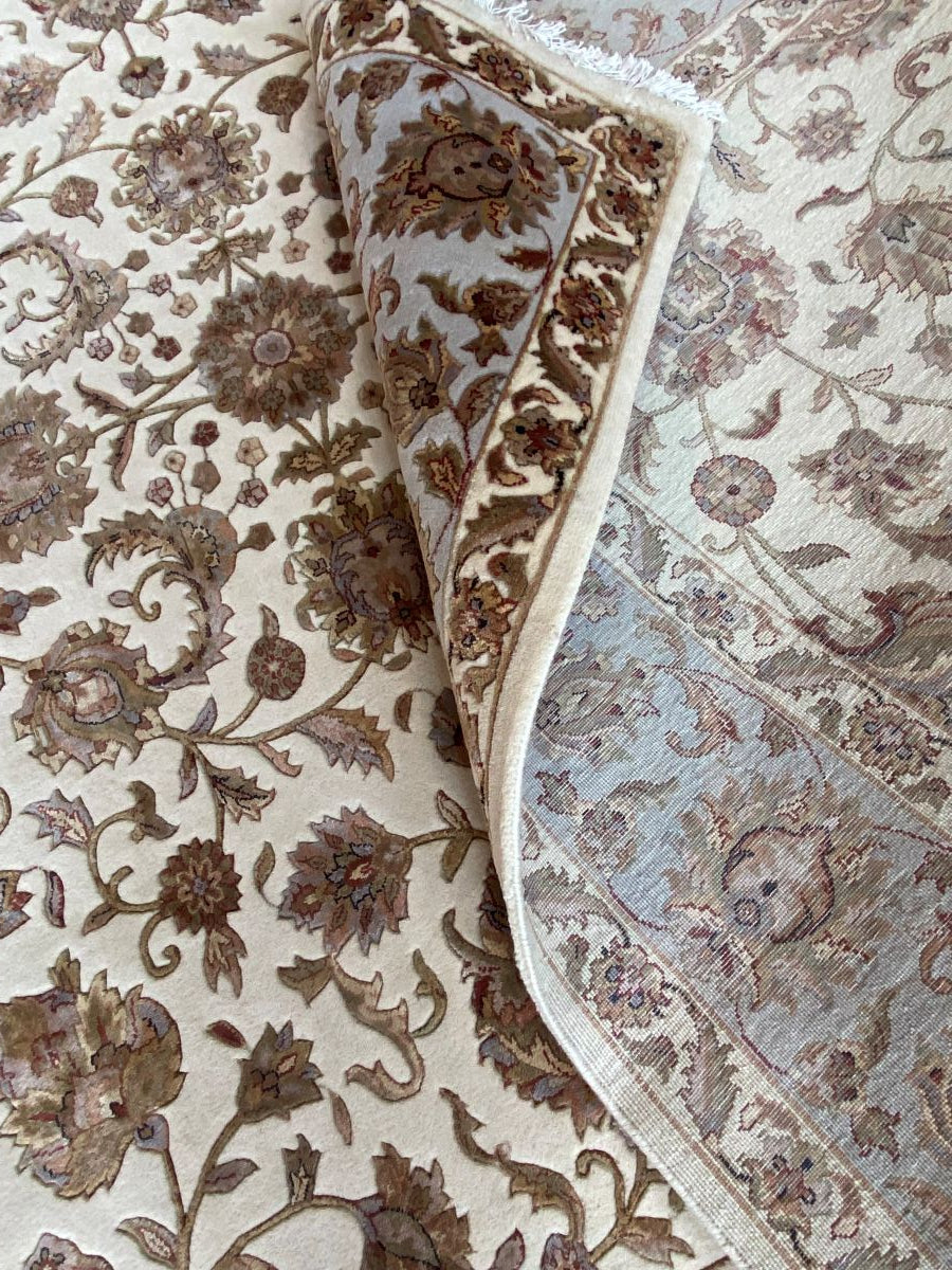 Traditional Hand-Woven Tabriz Design Carpet