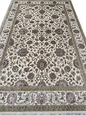 Fine Hand-Knotted Persian Kashan Design Carpet