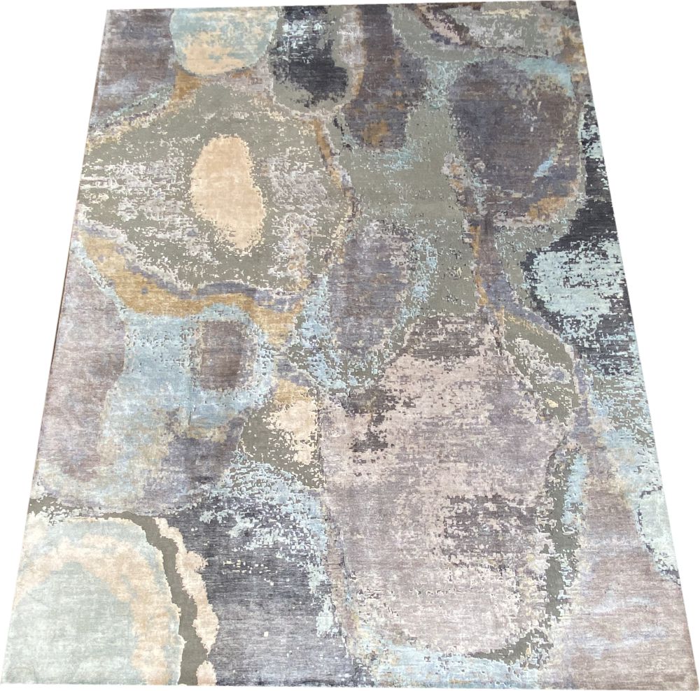 Hand-Woven Modern Everest Collection