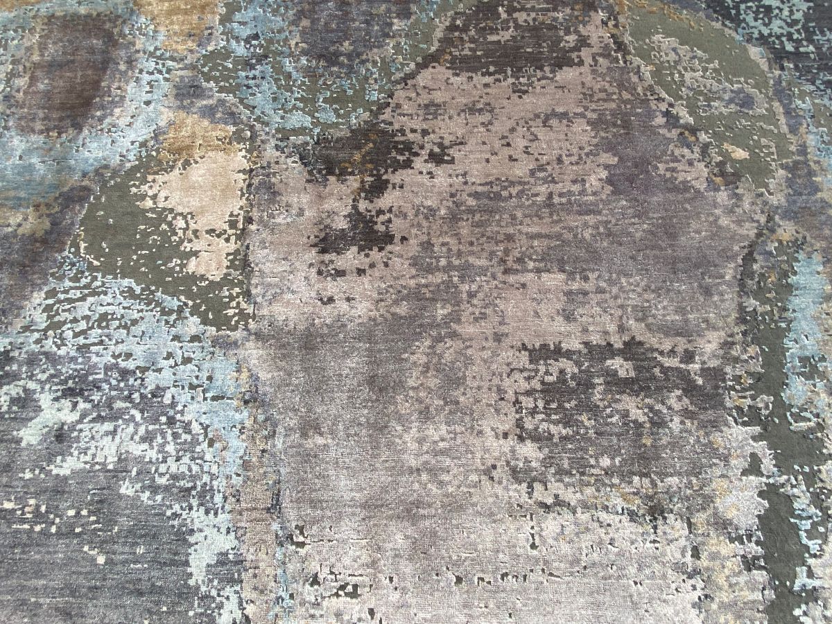 Hand-Woven Modern Everest Collection