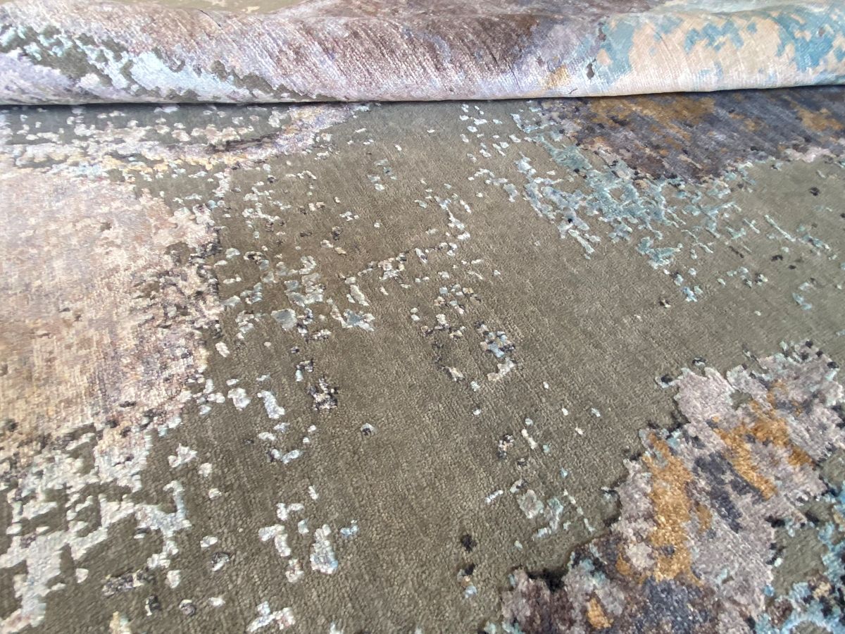 Hand-Woven Modern Everest Collection