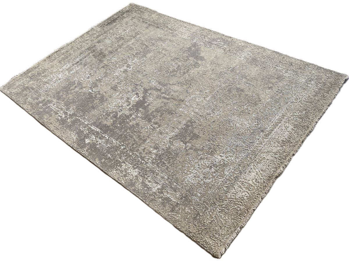 Fine Hand-Knotted Modern Transitional Carpet