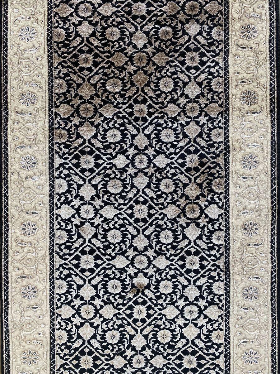 Hand-Woven Herati Design Hall Runner