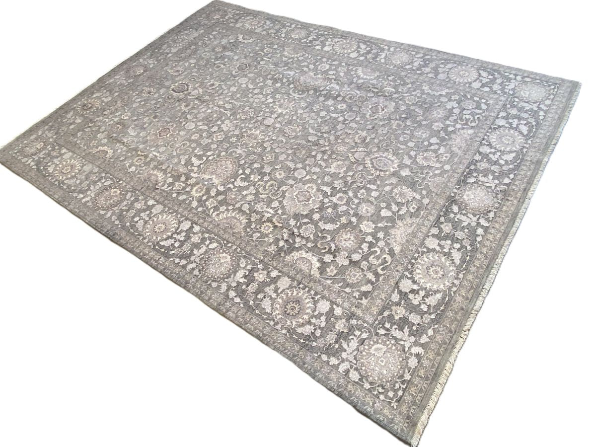 Fine Hand-Knotted Persian Kashan Design Carpet