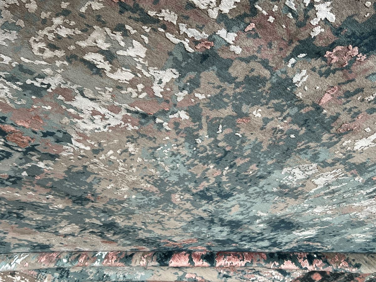 Fine Hand-Woven Modern Everest Collection