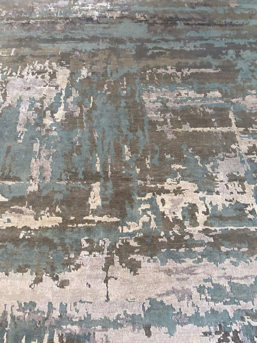 Hand-Woven Modern Everest Collection