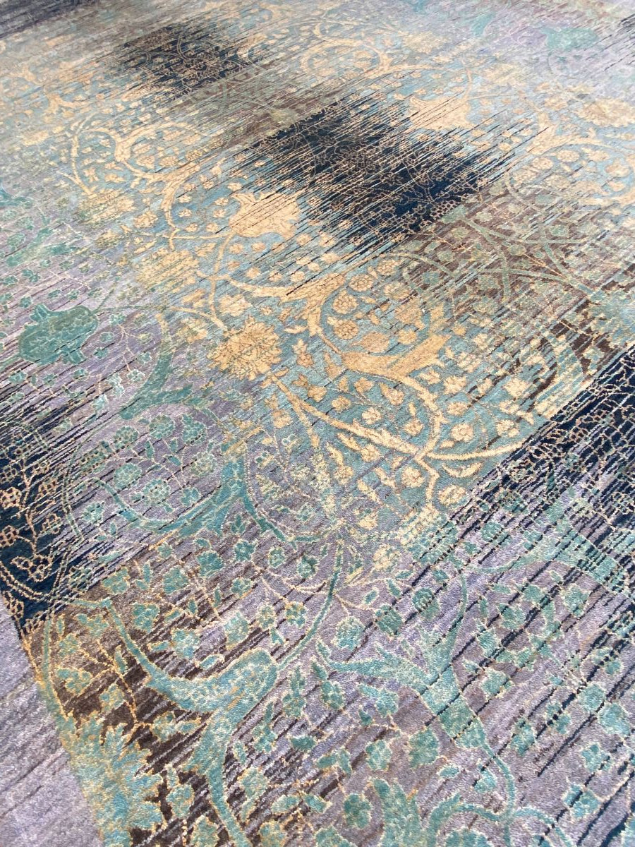 Fine Hand-Woven Modern Imperial Collection