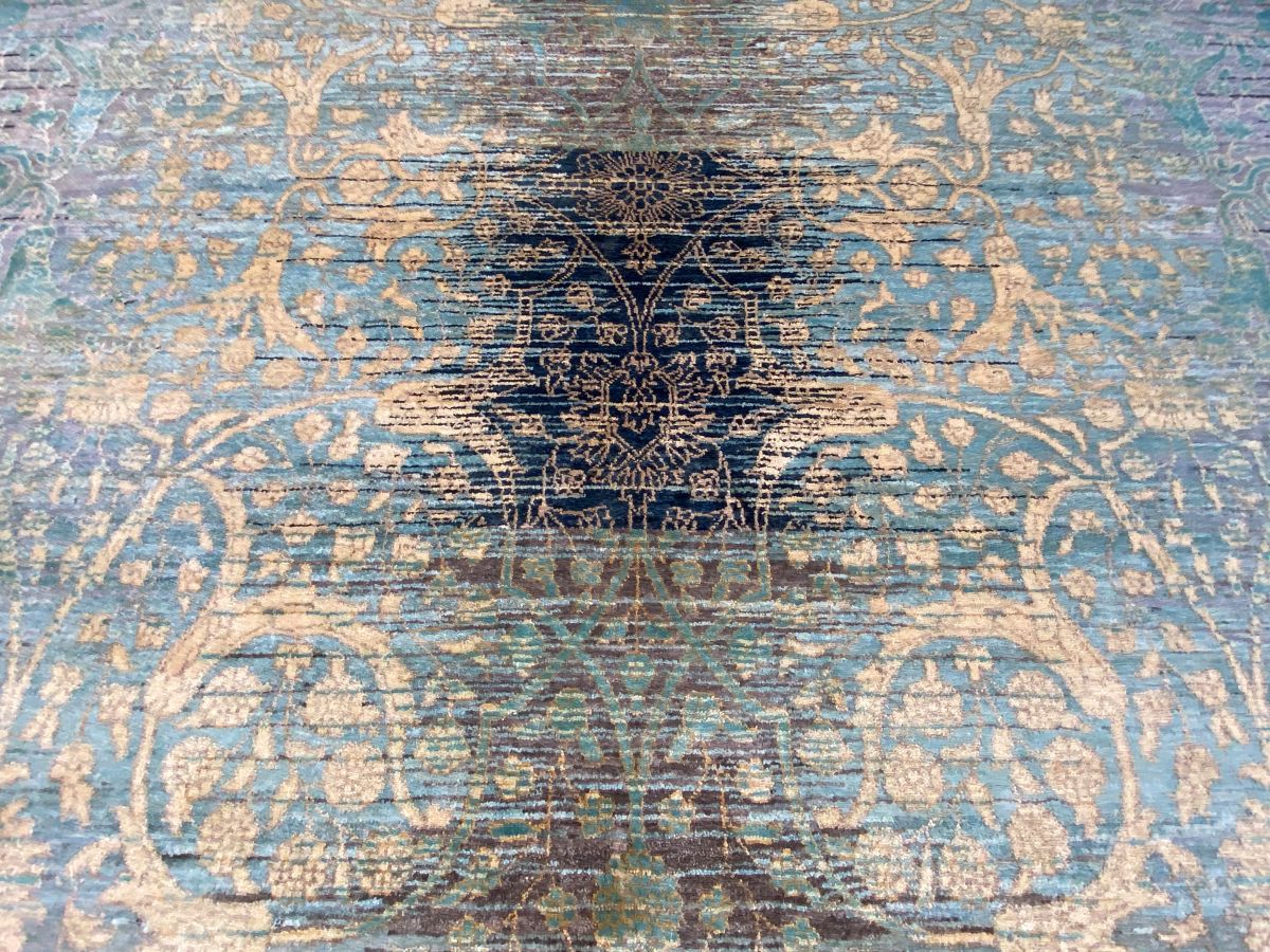 Fine Hand-Woven Modern Imperial Collection