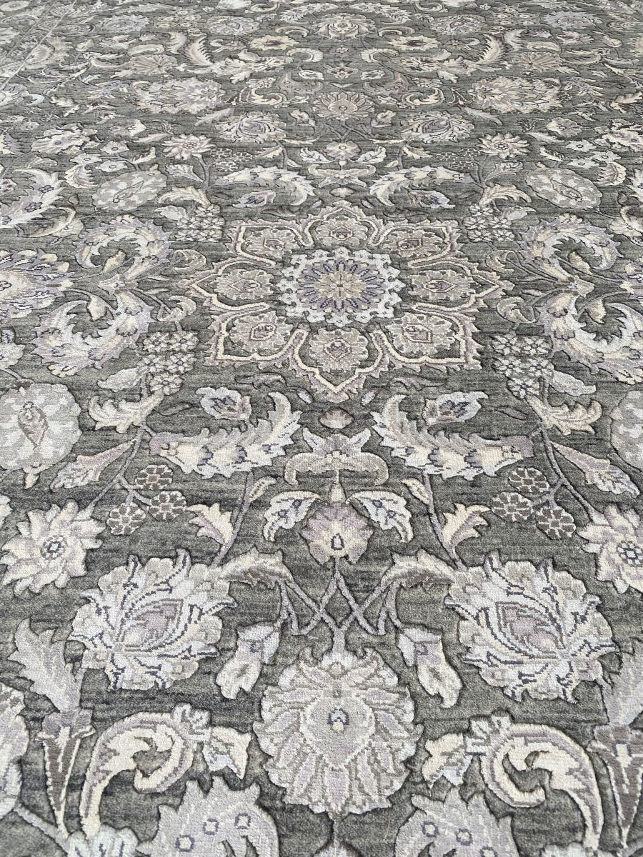 Fine Hand-Knotted Jaipur Isfahan Carpet