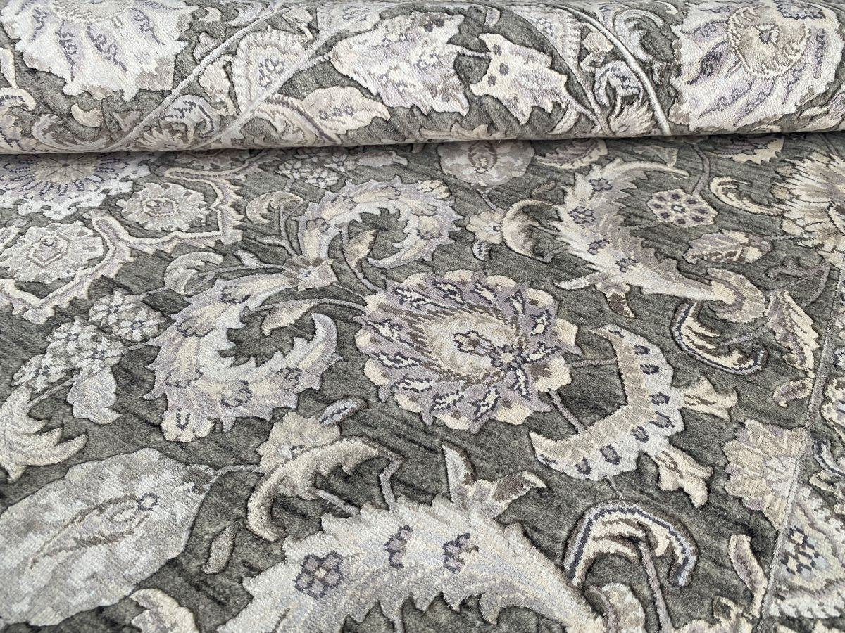 Fine Hand-Knotted Jaipur Isfahan Carpet