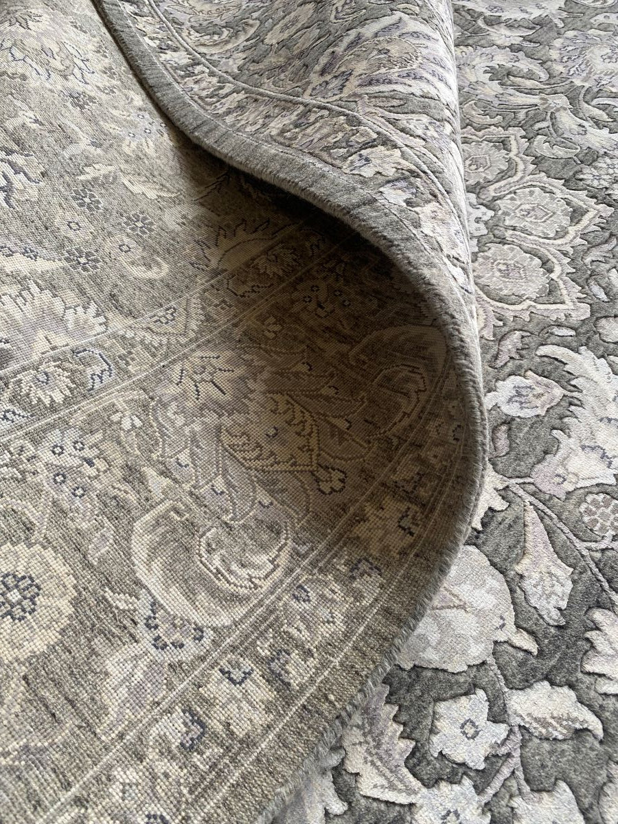 Fine Hand-Knotted Jaipur Isfahan Carpet