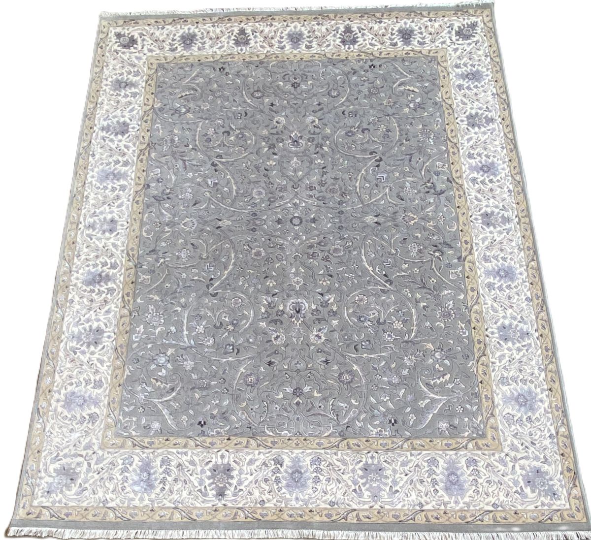 Traditional Hand-Woven Tabriz Design Carpet