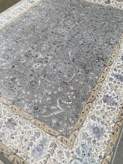 Traditional Hand-Woven Tabriz Design Carpet