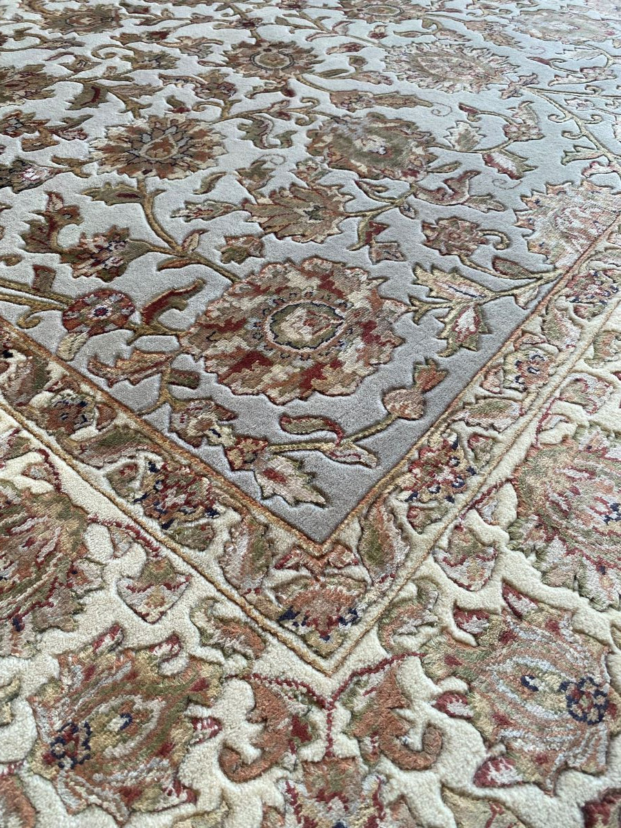 Traditional Hand-Woven Tabriz Design Carpet