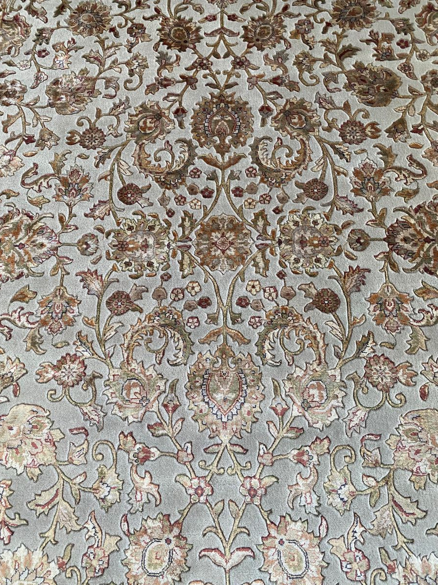 Traditional Hand-Woven Tabriz Design Carpet