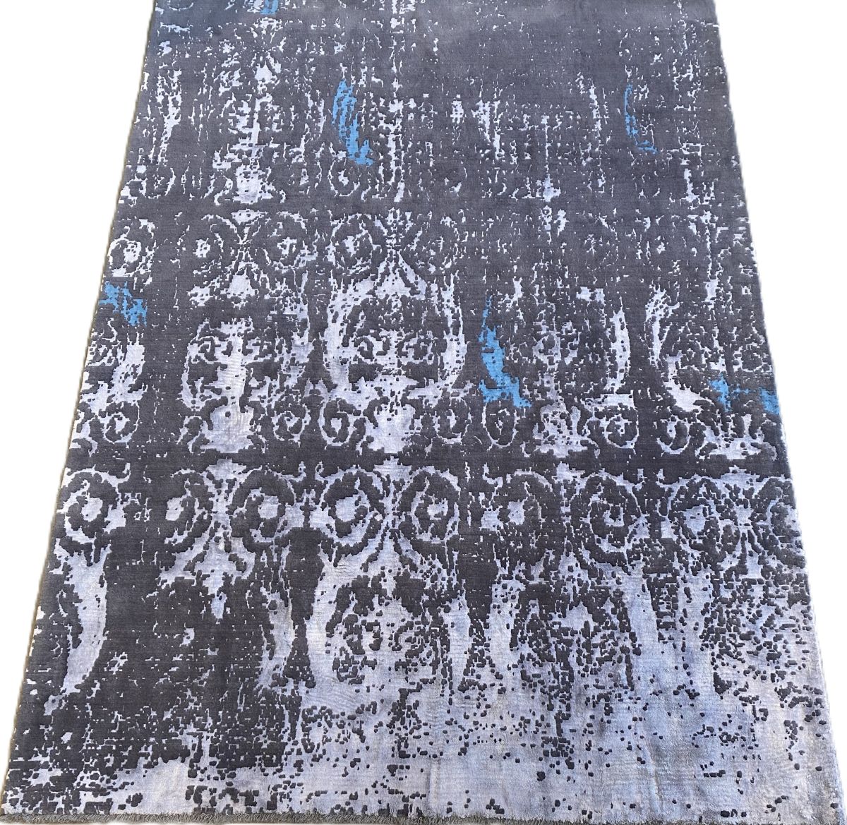 Handmade Modern Persian Transitional Carpet