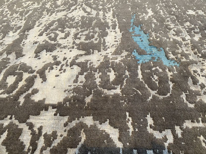 Handmade Modern Persian Transitional Carpet
