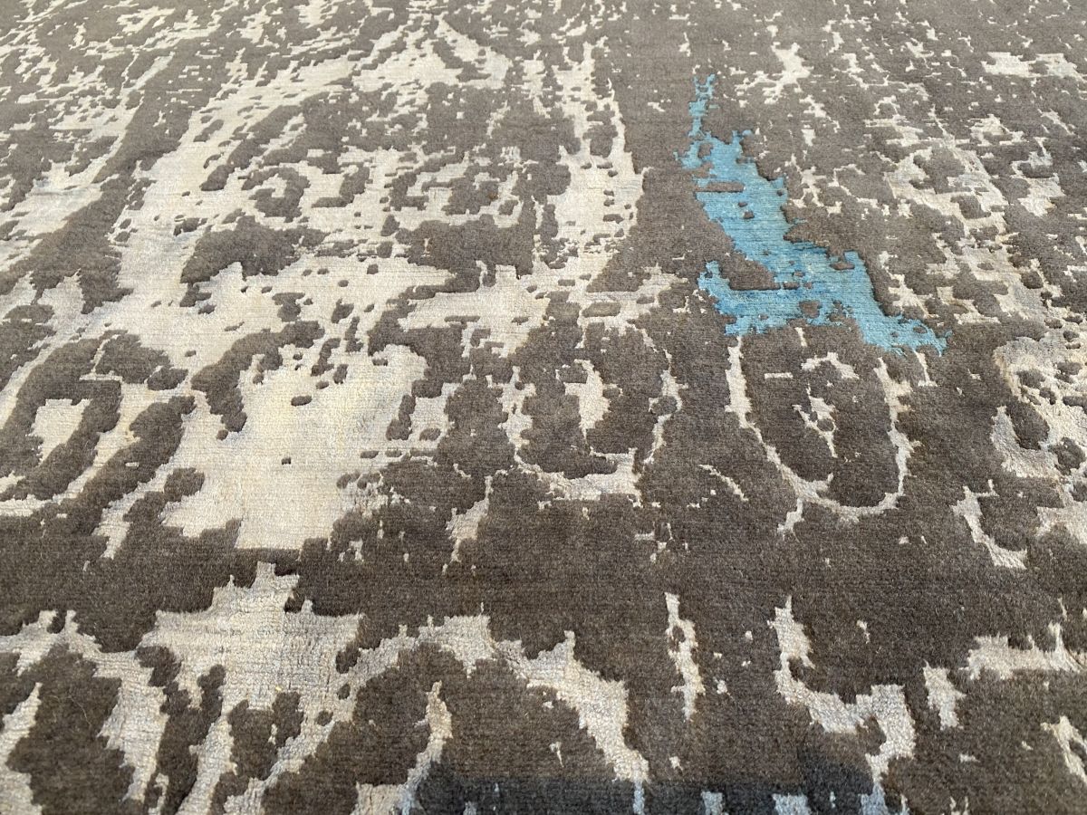 Handmade Modern Persian Transitional Carpet