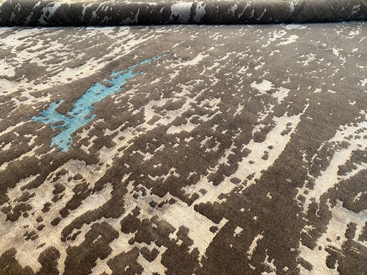 Handmade Modern Persian Transitional Carpet