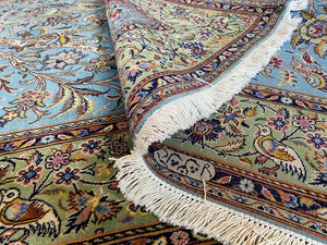 Fine Hand-Knotted Persian Kashan Carpet