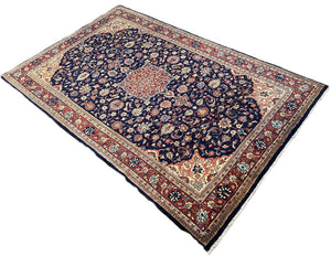 Fine Hand-Knotted Persian Sarouq Carpet