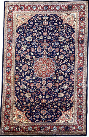 Fine Hand-Knotted Persian Sarouq Carpet