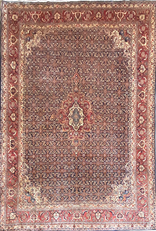 Fine Hand-Knotted Persian Bidjar Carpet
