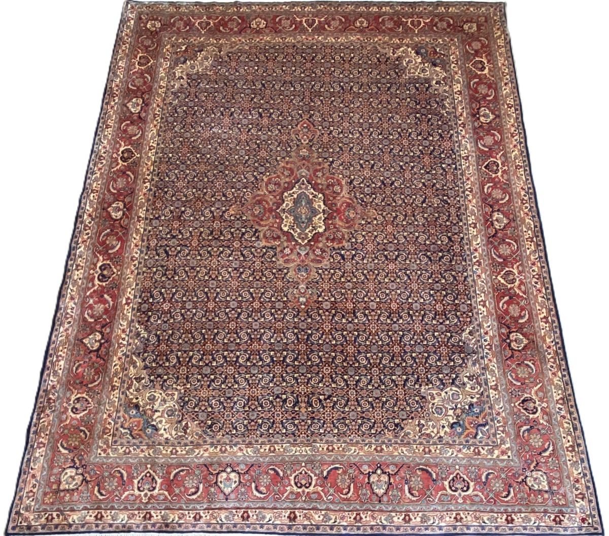 Fine Hand-Knotted Persian Bidjar Carpet