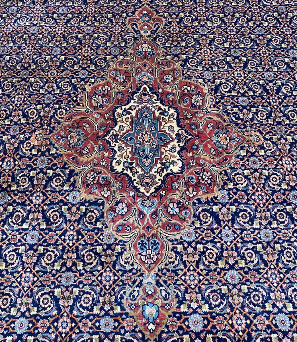 Fine Hand-Knotted Persian Bidjar Carpet