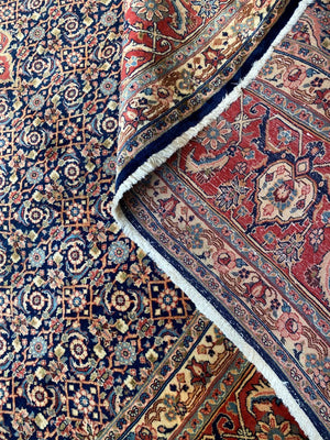 Fine Hand-Knotted Persian Bidjar Carpet