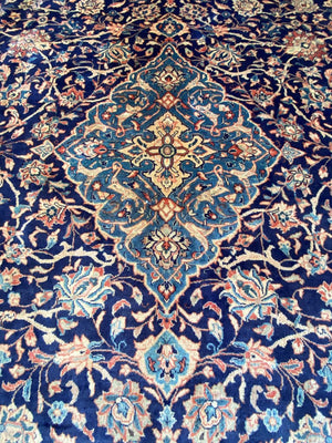 Hand-Knotted Persian Sarouq Carpet