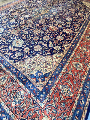 Hand-Knotted Persian Sarouq Carpet