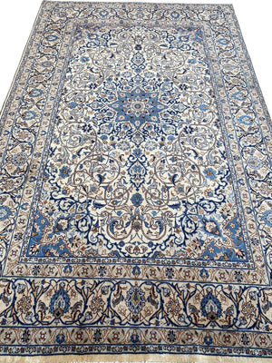 Hand-Knotted Persian Kashan Carpet