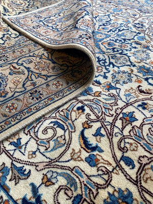 Hand-Knotted Persian Kashan Carpet