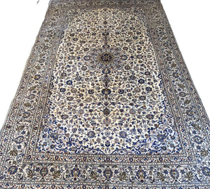 Fine Hand-Knotted Persian Kashan Carpet