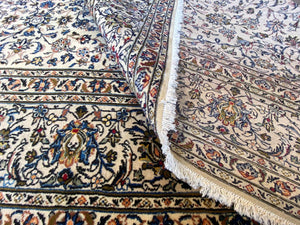 Fine Hand-Knotted Persian Kashan Carpet