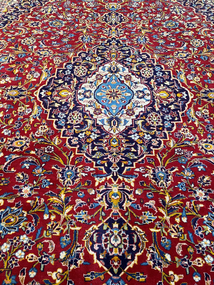 Hand-Knotted Persian Kashan Carpet