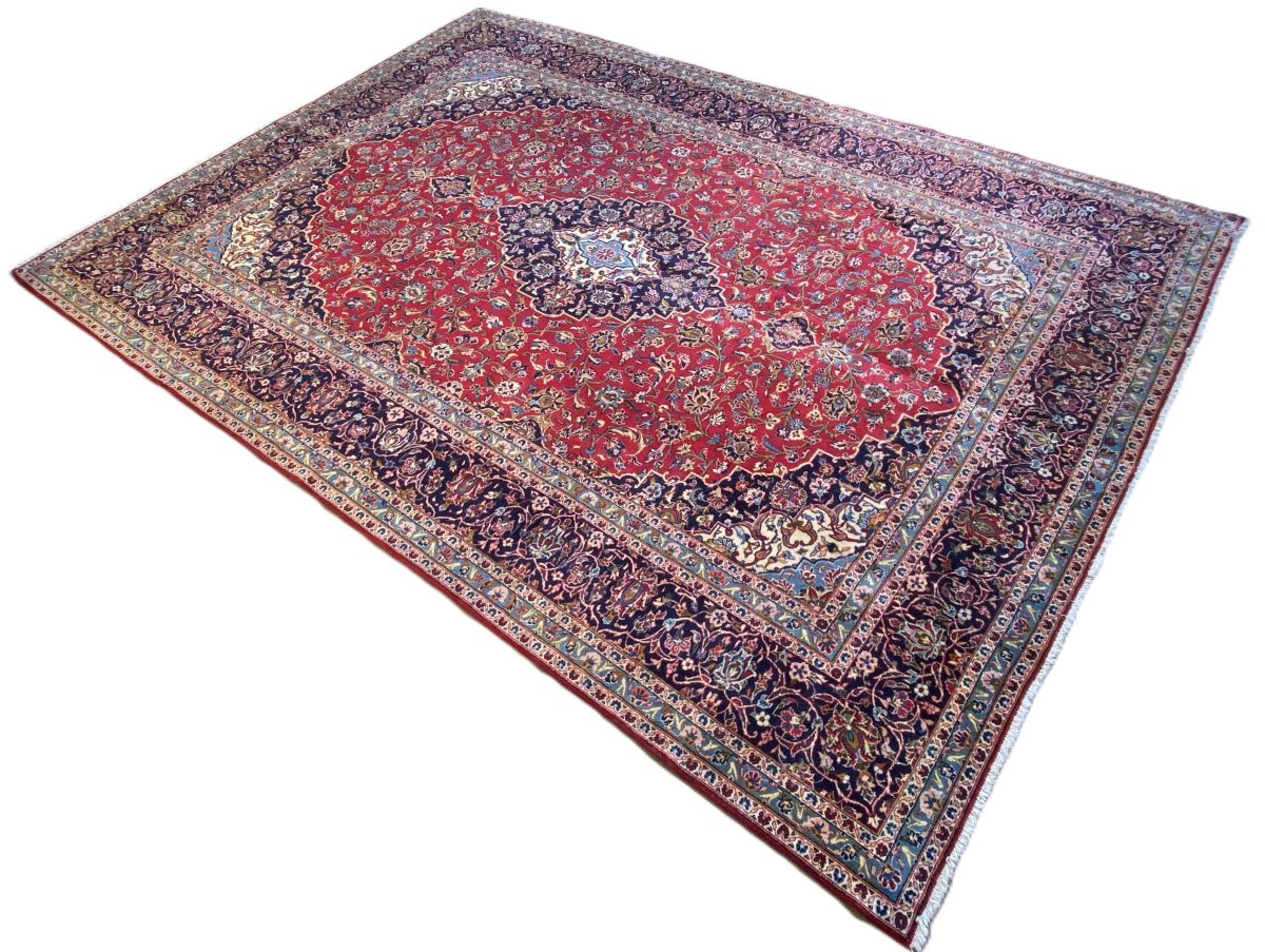 Hand-Knotted Persian Kashan Carpet