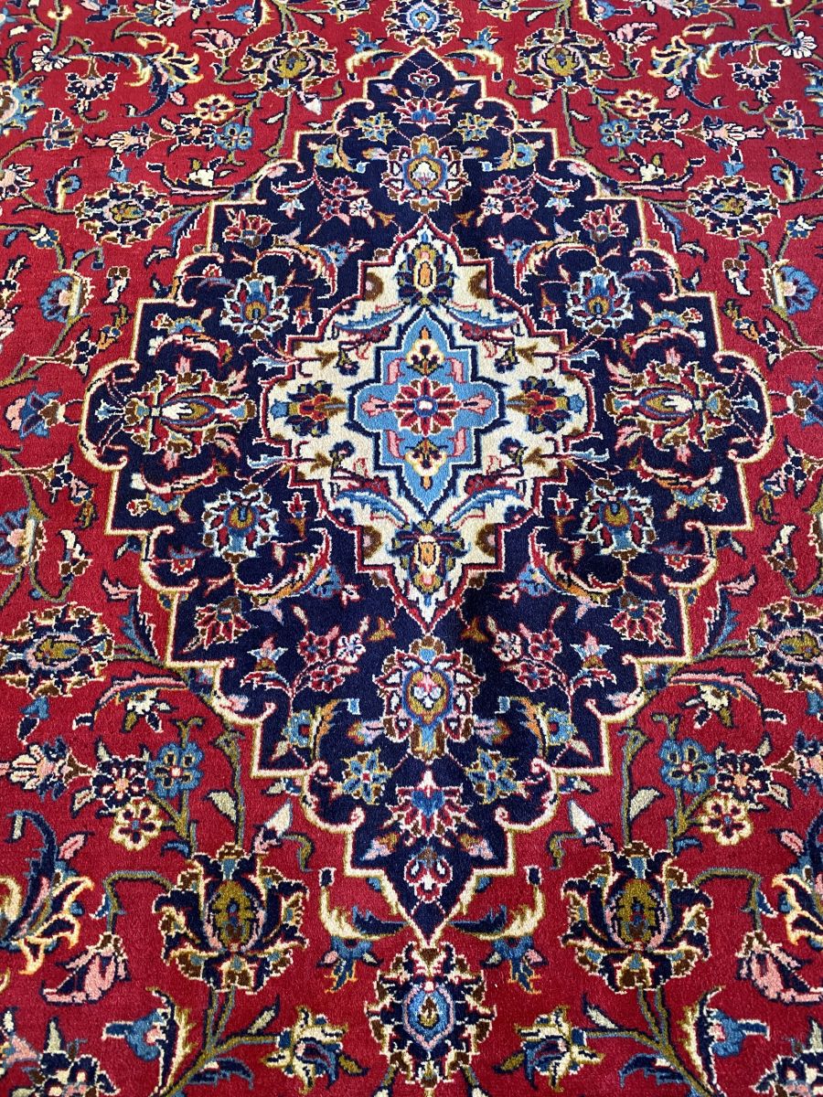 Hand-Knotted Persian Kashan Carpet