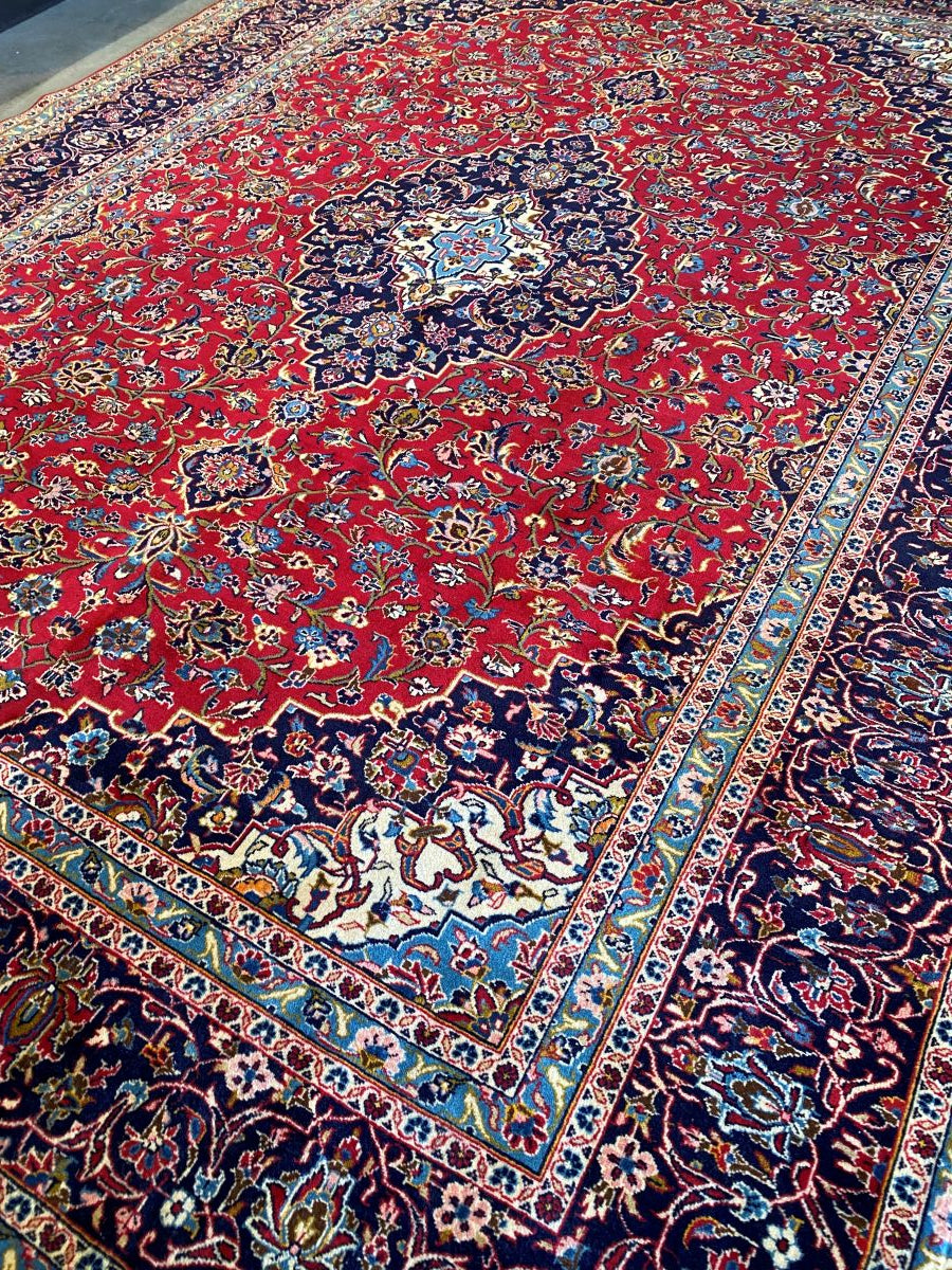Hand-Knotted Persian Kashan Carpet