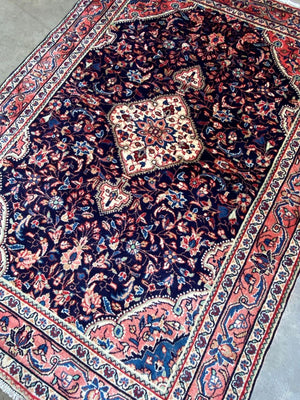 Fine Hand-Knotted Persian Farahan Rug