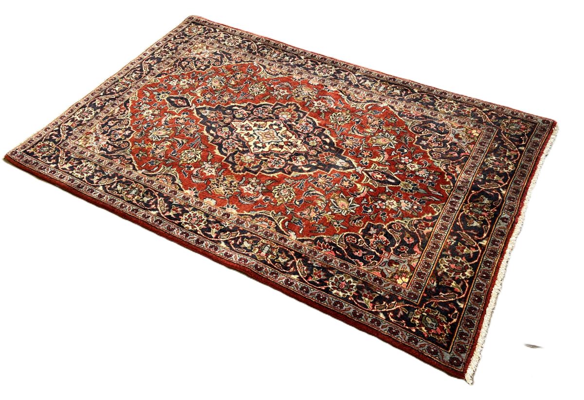 Hand-knotted Persian Kashan Carpet