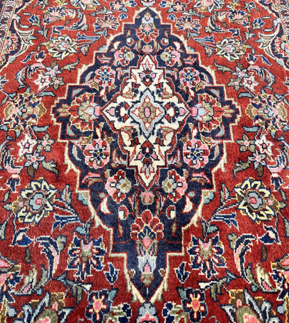 Hand-knotted Persian Kashan Carpet