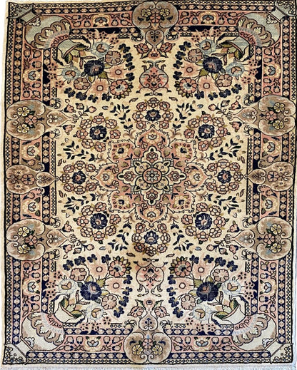Fine Hand-Knotted Persian Bidjar Rug