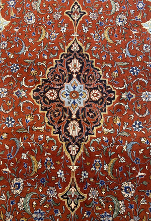 Fine Hand-Knotted Persian Sarouq Carpet