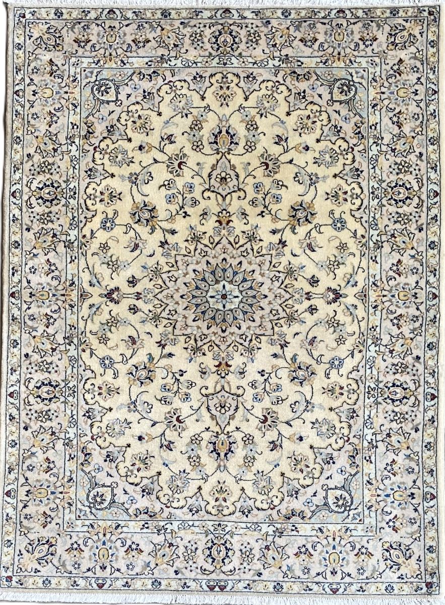 Fine Hand-Knotted Persian Kashan Carpet